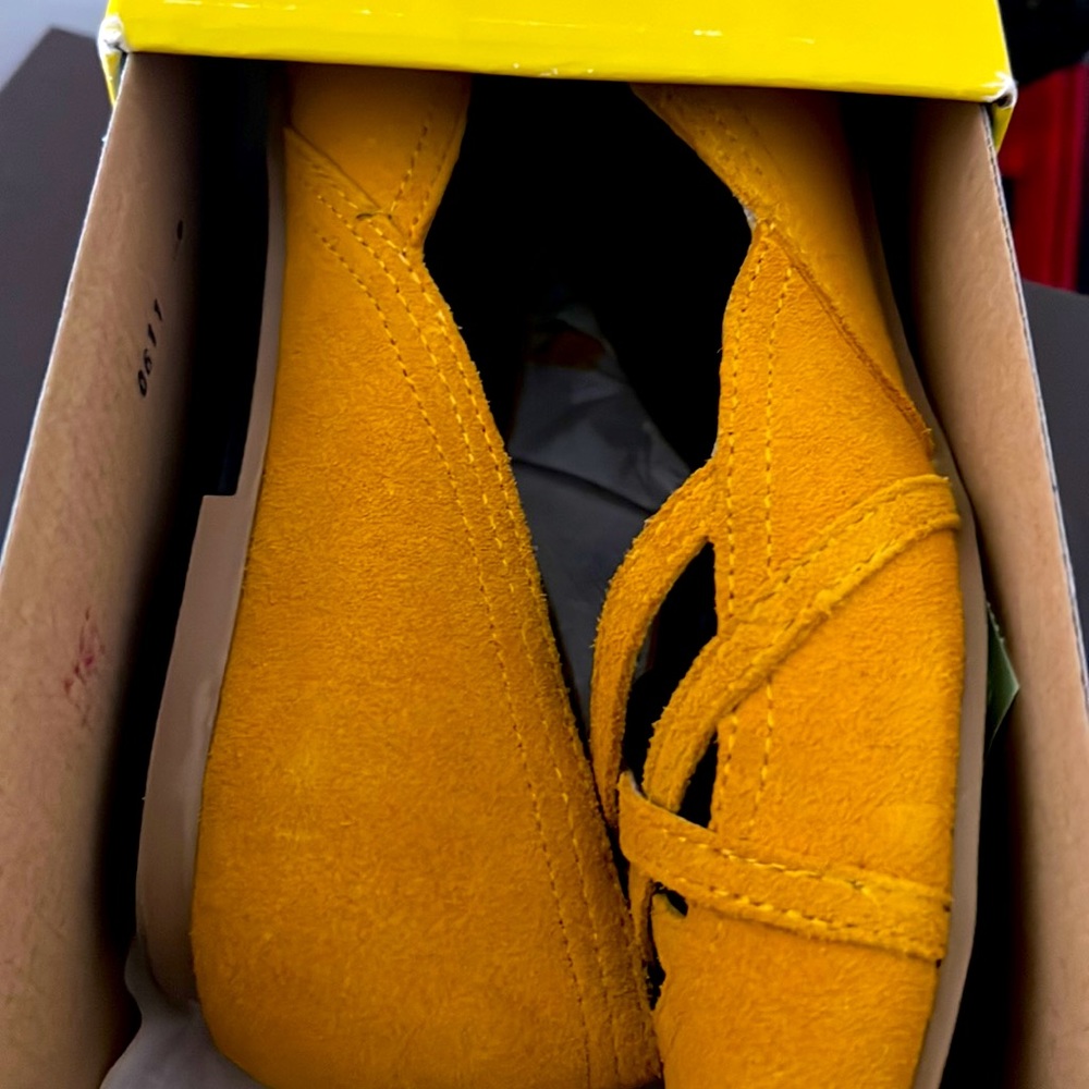 Crazy like a fox mustard suede flats Brand:BC